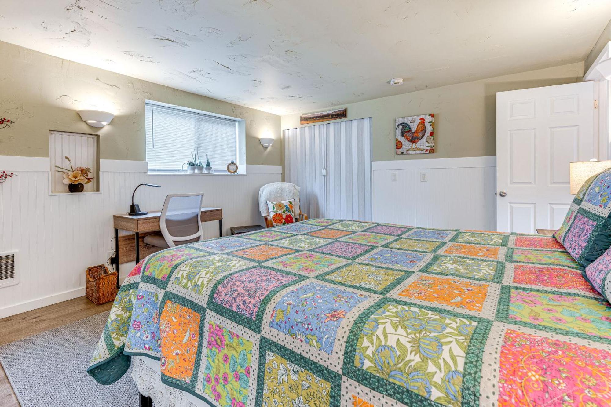 Charming Updated Retreat Walk To Lake Stevens! Exteriör bild